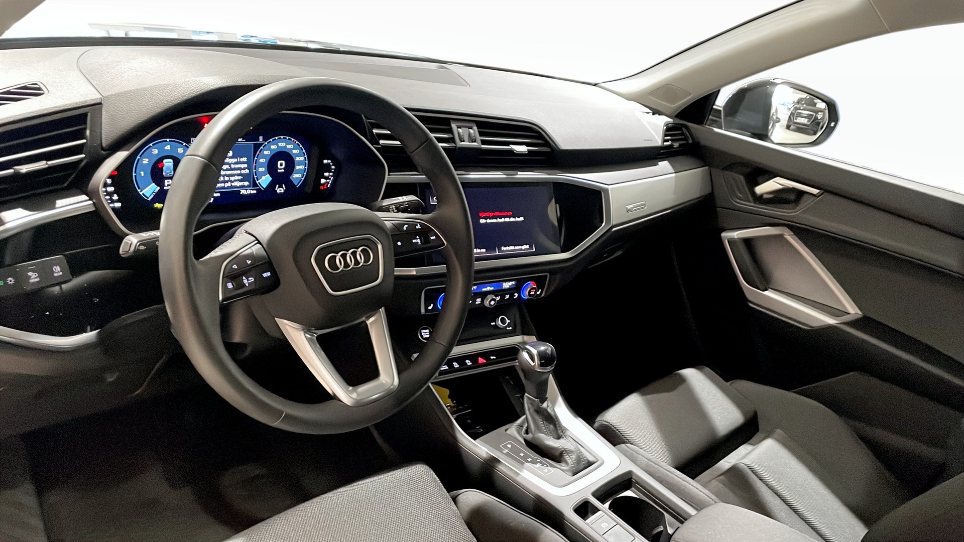 Audi Q3 TCJ53H