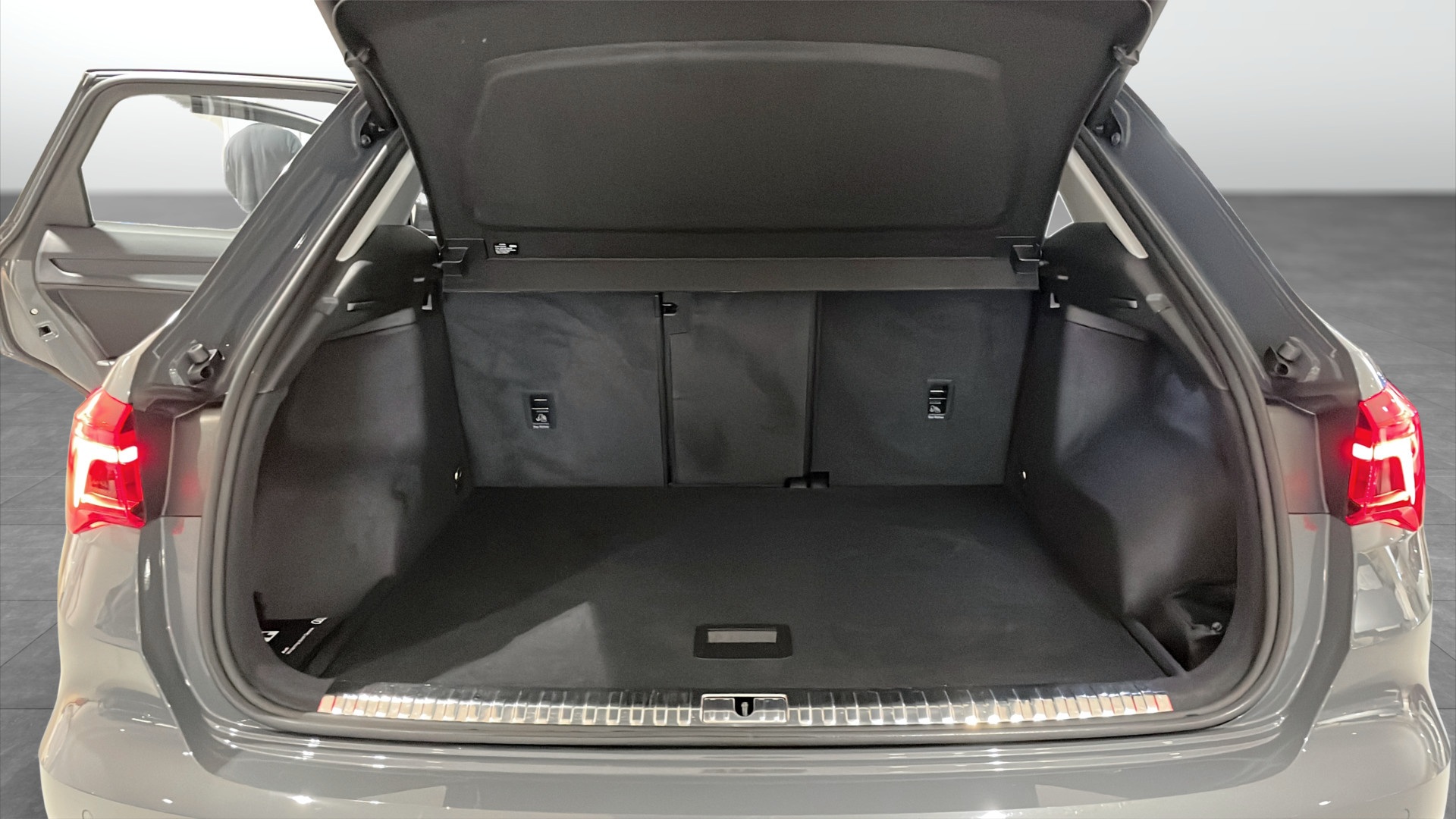 Audi Q3 TCJ53H
