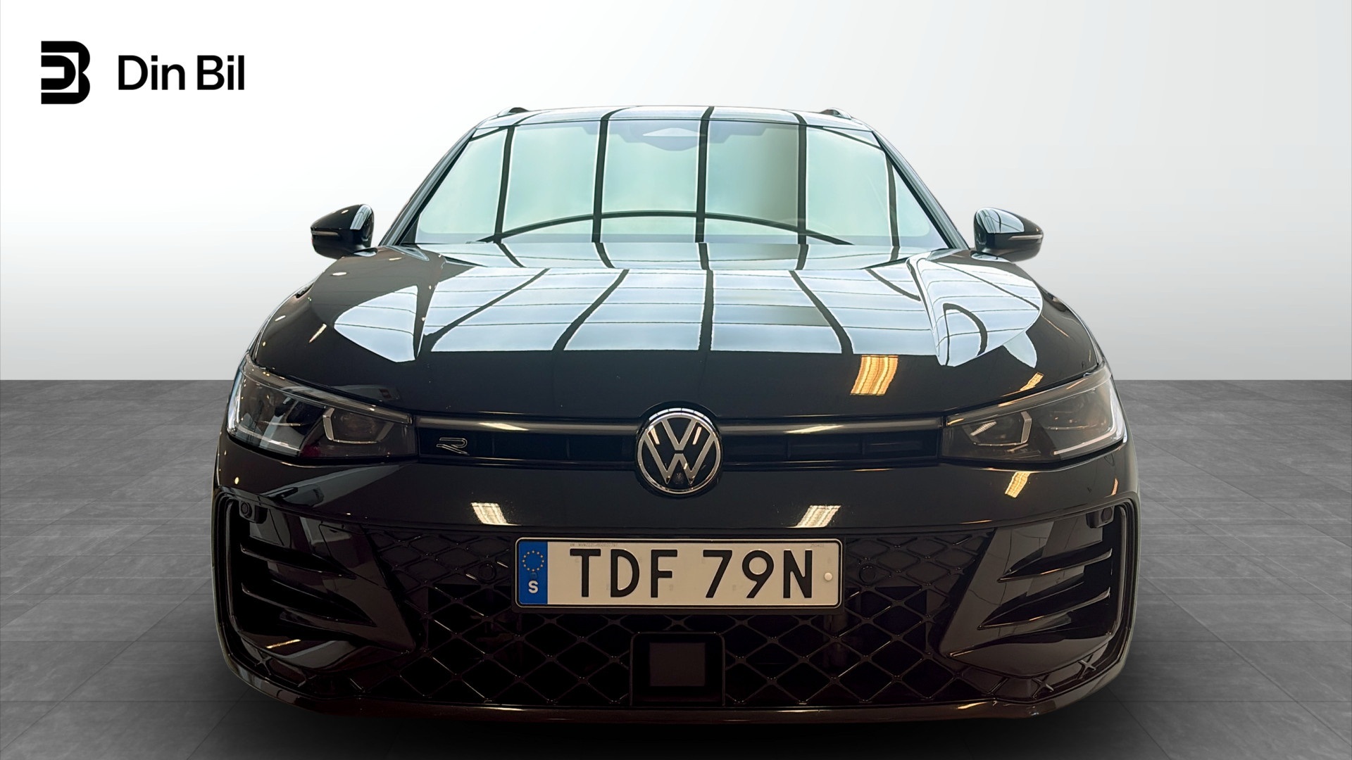 Volkswagen Passat TDF79N