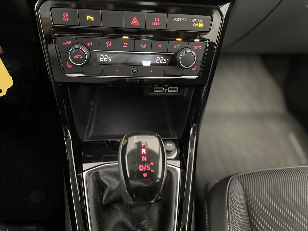Volkswagen T-Cross TDG76S