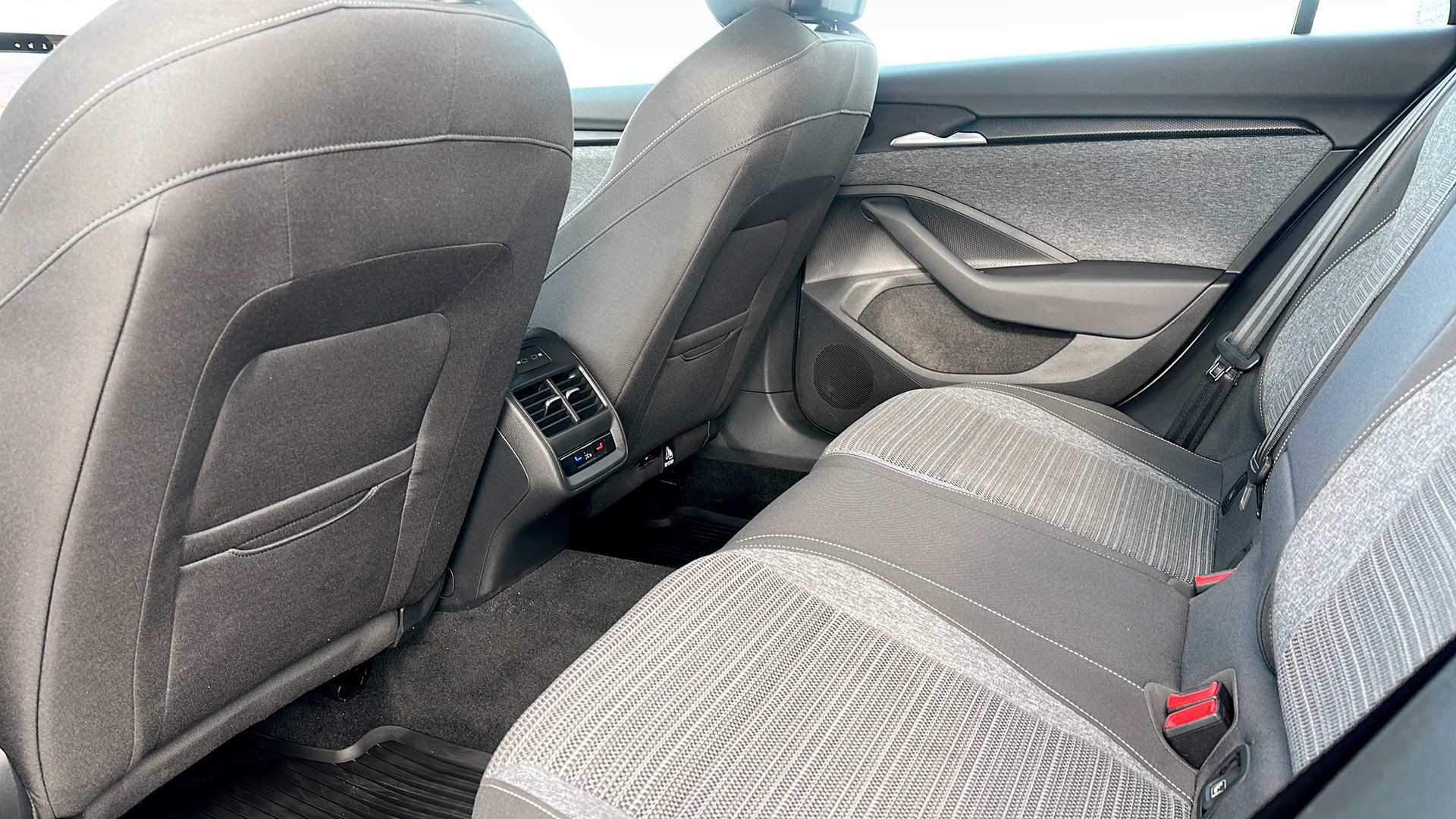 Skoda Superb Combi TDL14W
