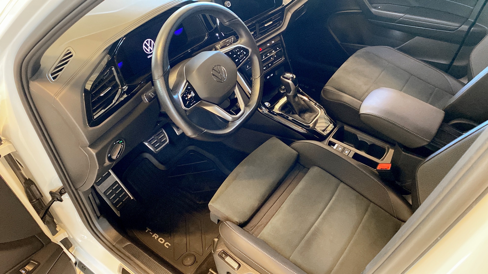 Volkswagen T-Roc TEF04A