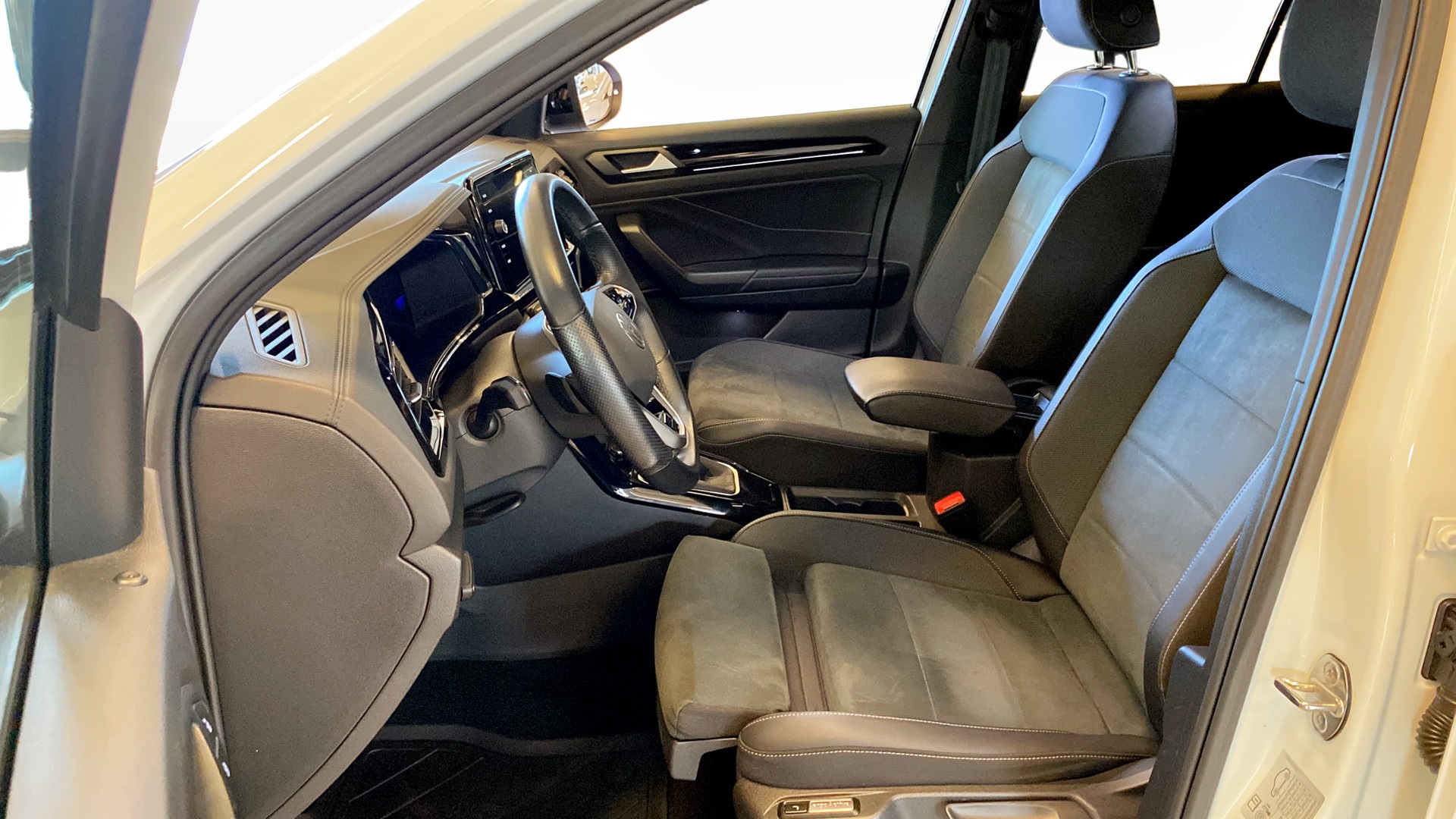 Volkswagen T-Roc TEF04A