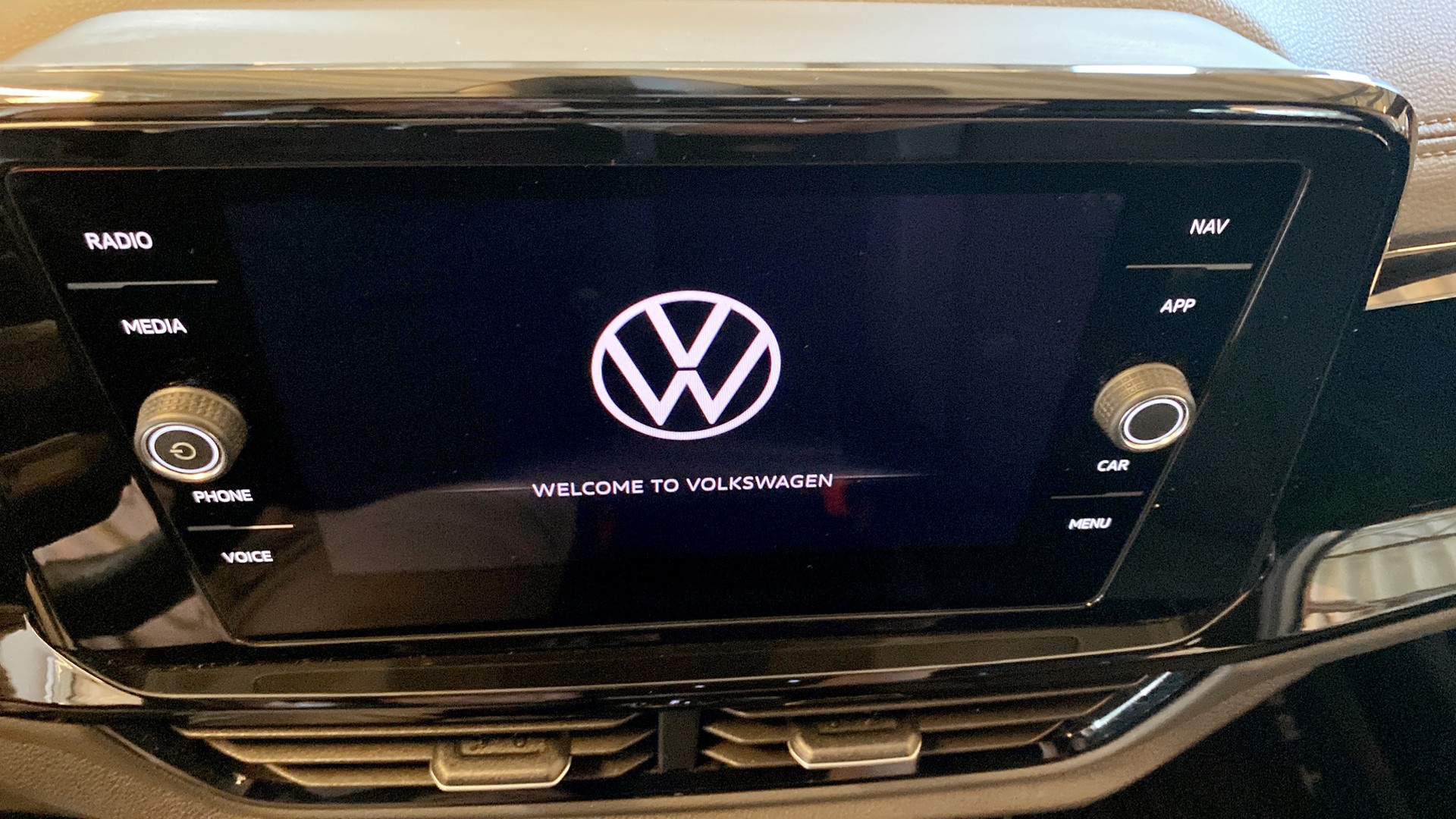 Volkswagen T-Roc TEF04A