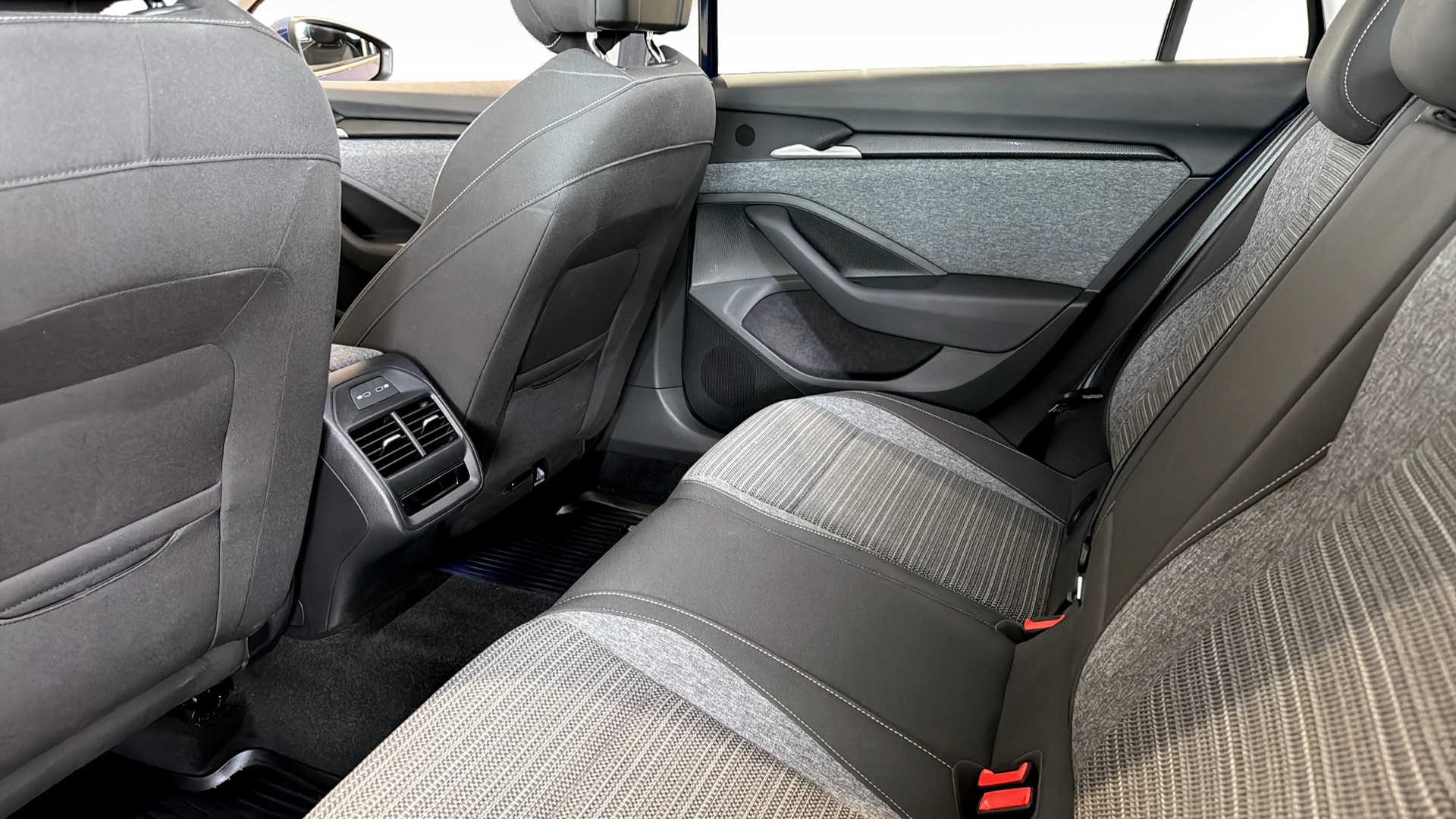 Skoda Superb Combi TEM52P