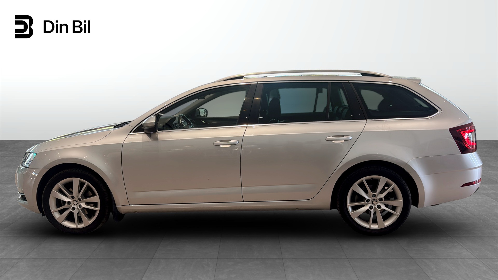 Skoda Octavia TGJ854