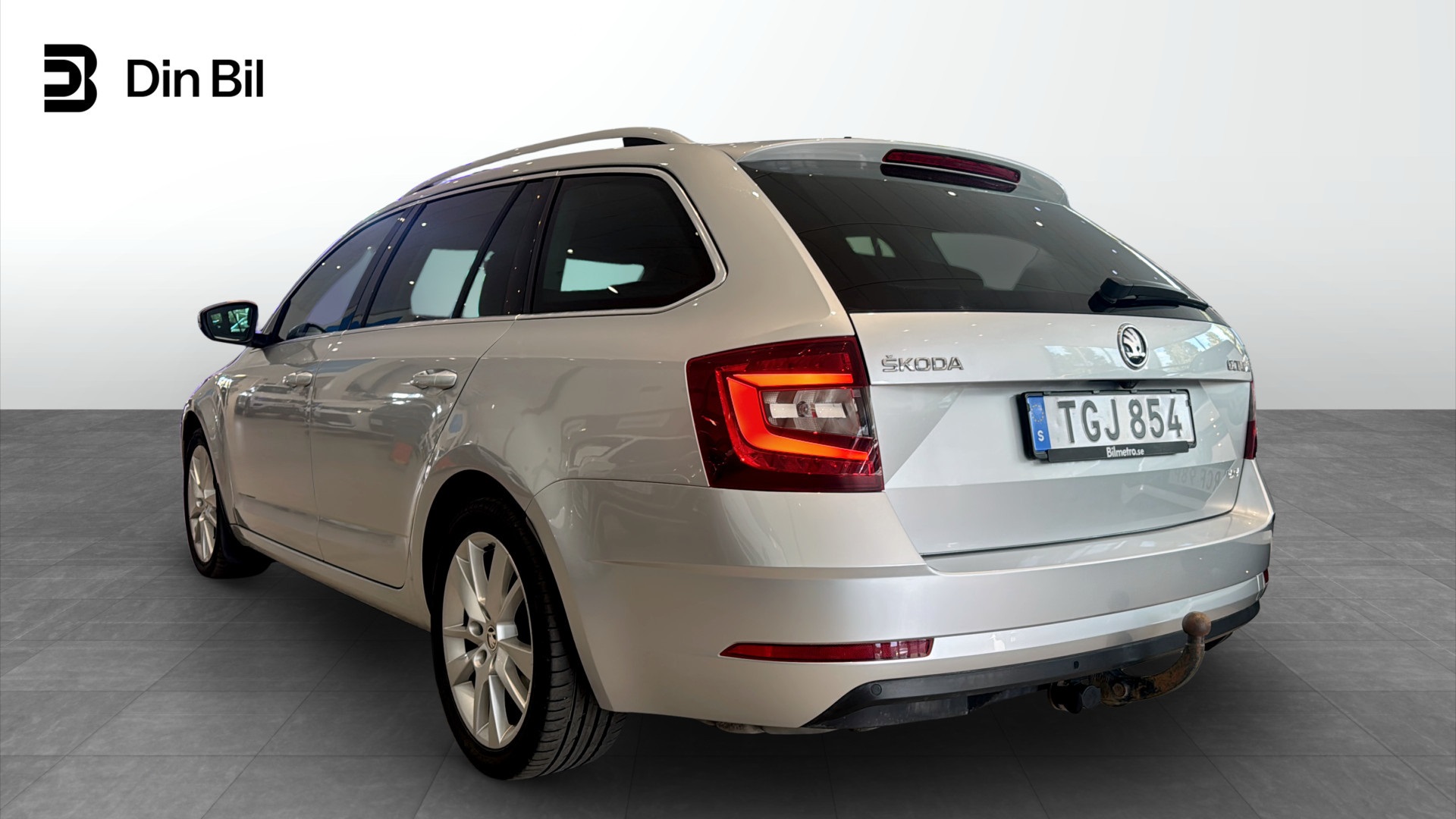 Skoda Octavia TGJ854