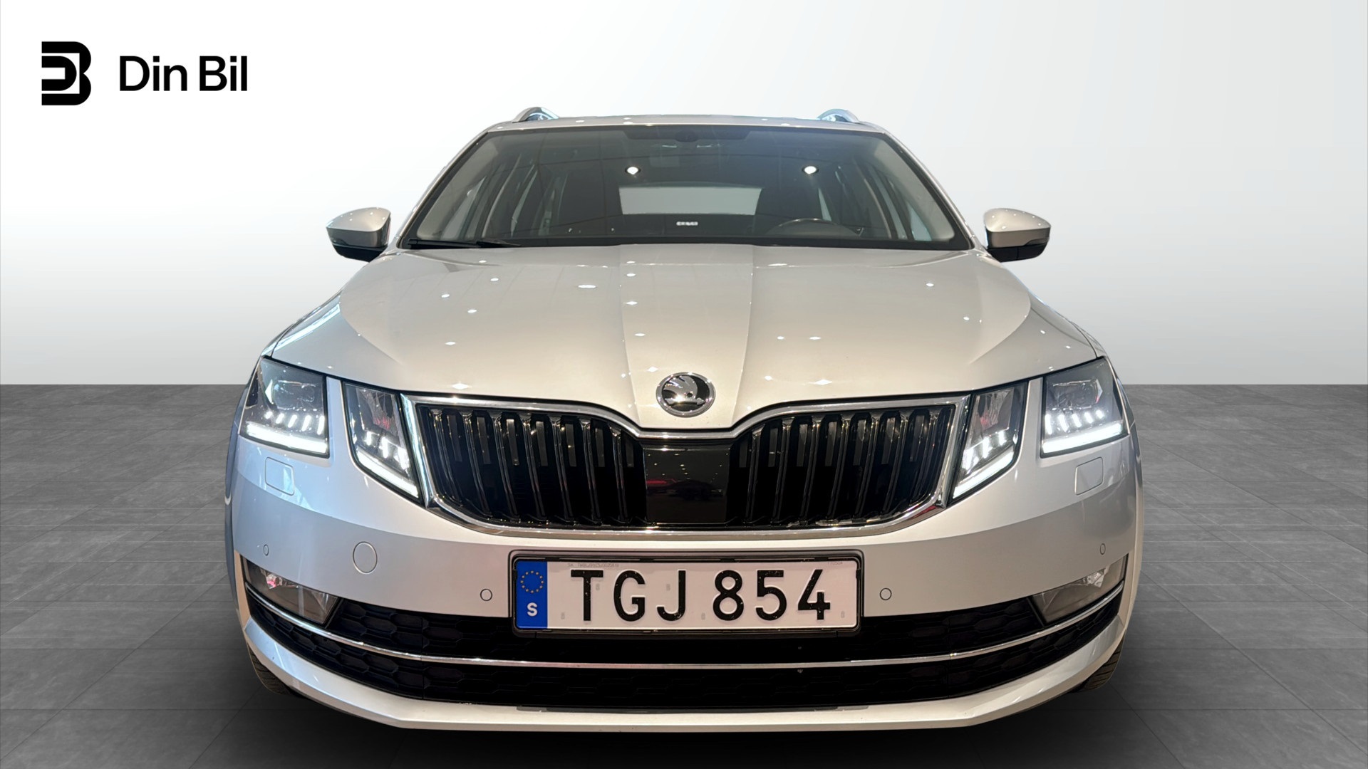Skoda Octavia TGJ854