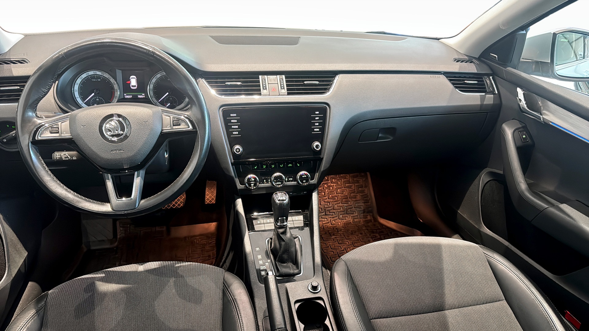 Skoda Octavia TGJ854