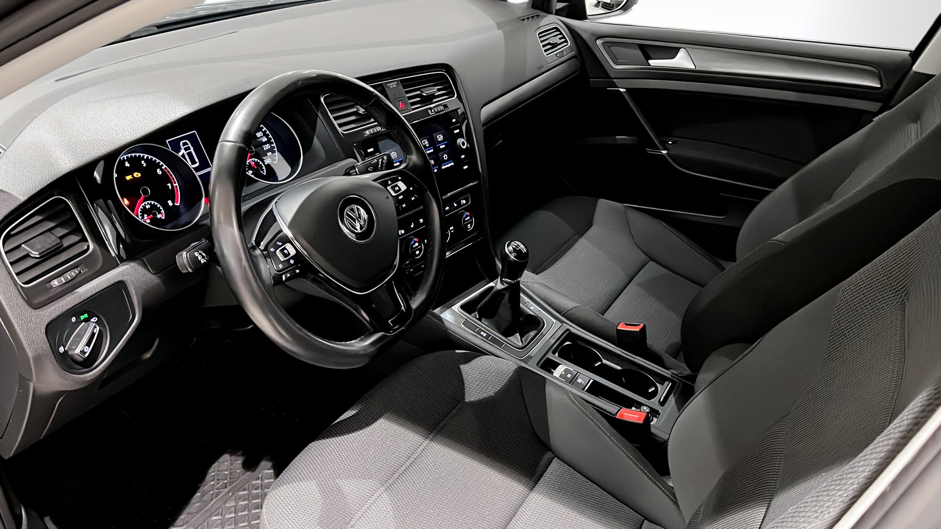 Volkswagen Golf Sportscombi TGN68Y