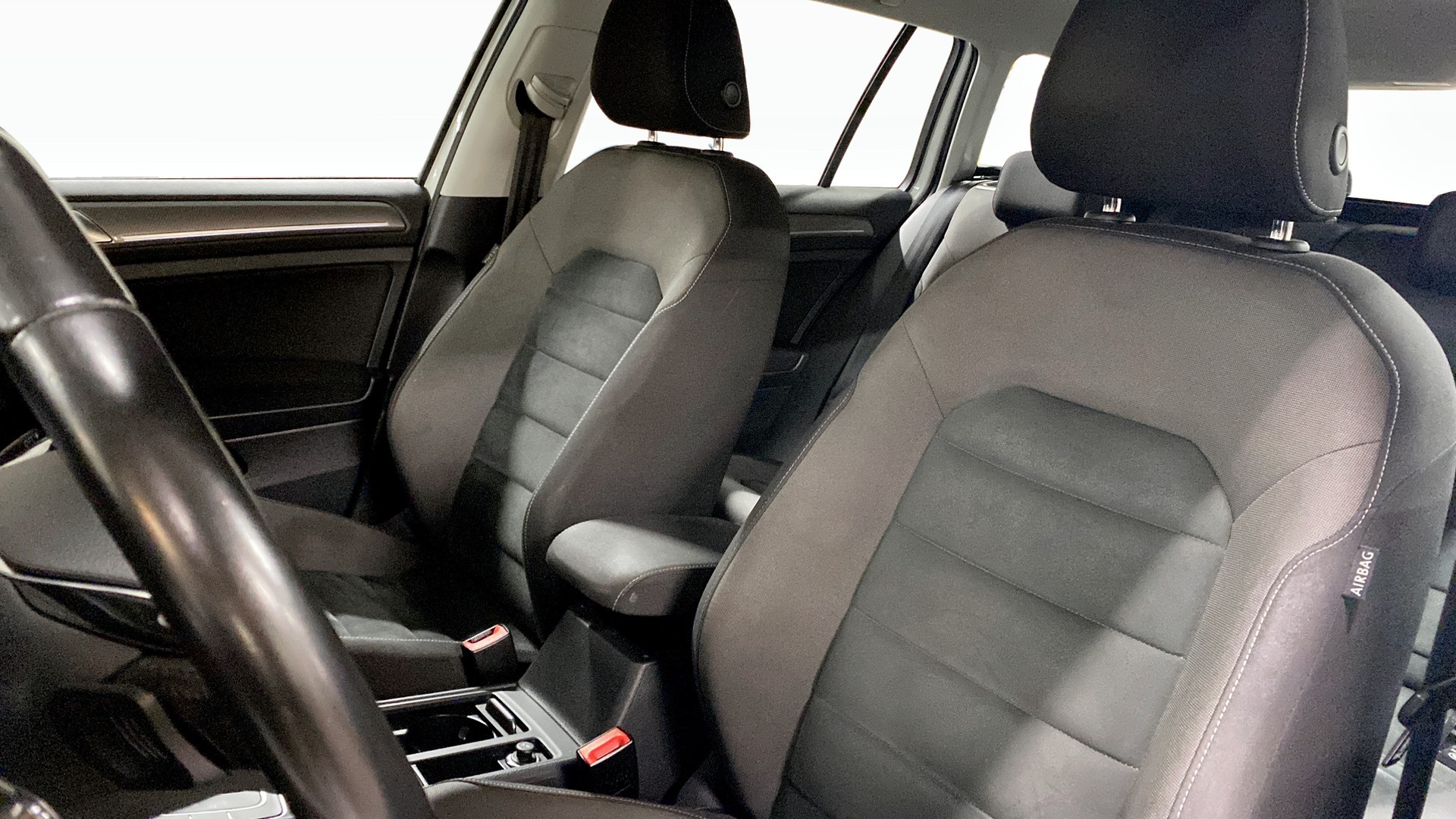 Volkswagen Golf TGZ654