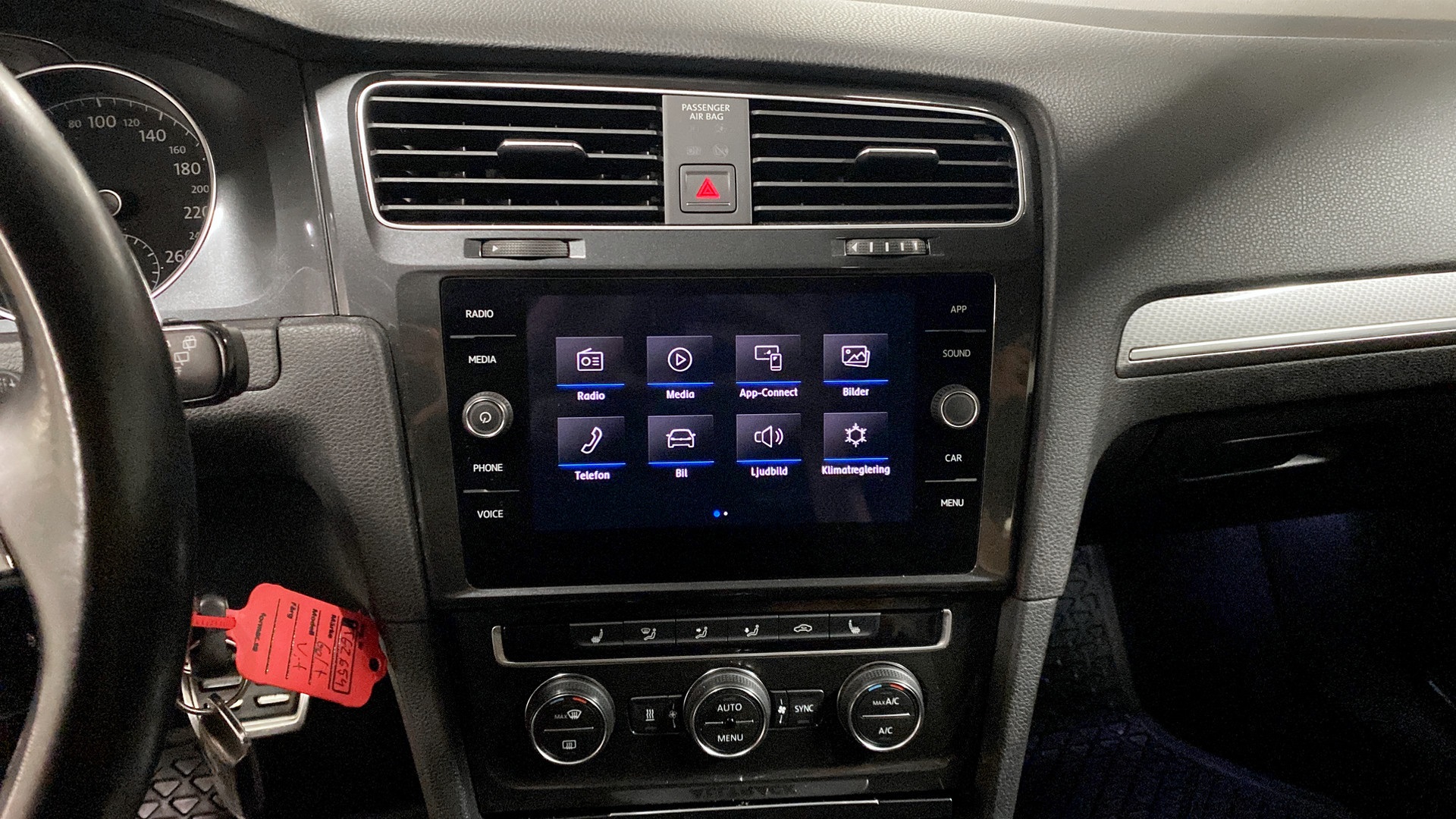 Volkswagen Golf TGZ654