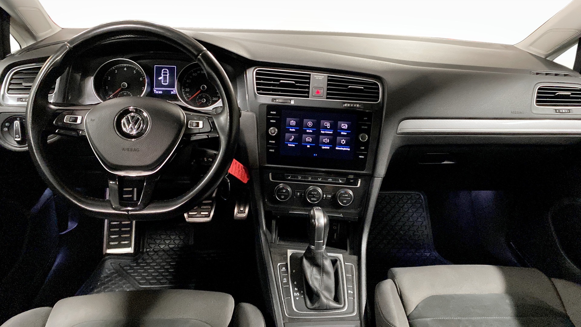 Volkswagen Golf TGZ654