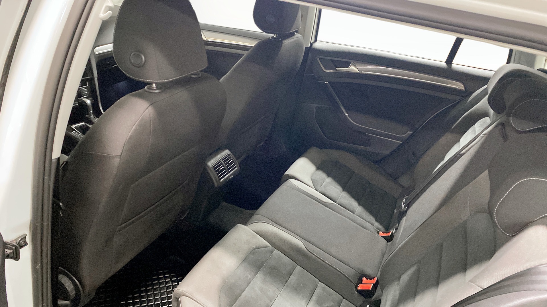 Volkswagen Golf TGZ654