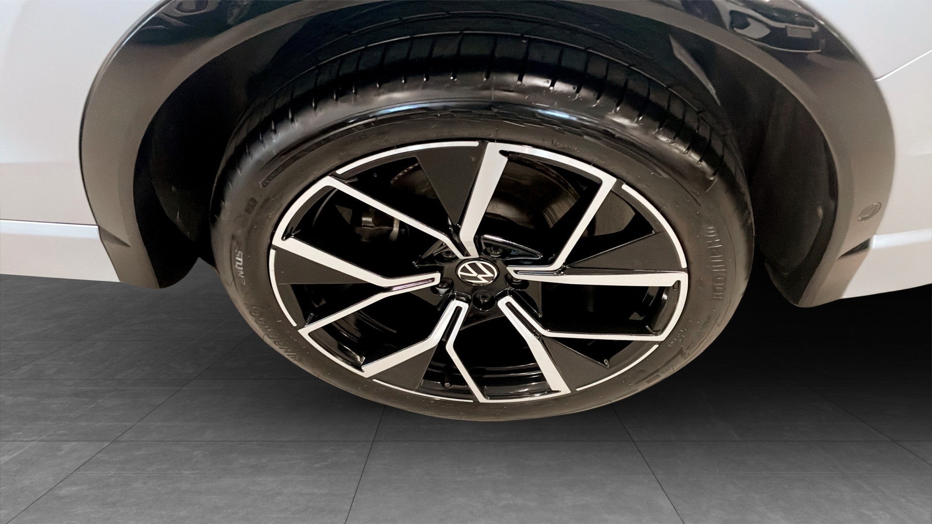 Volkswagen Tiguan THH79W