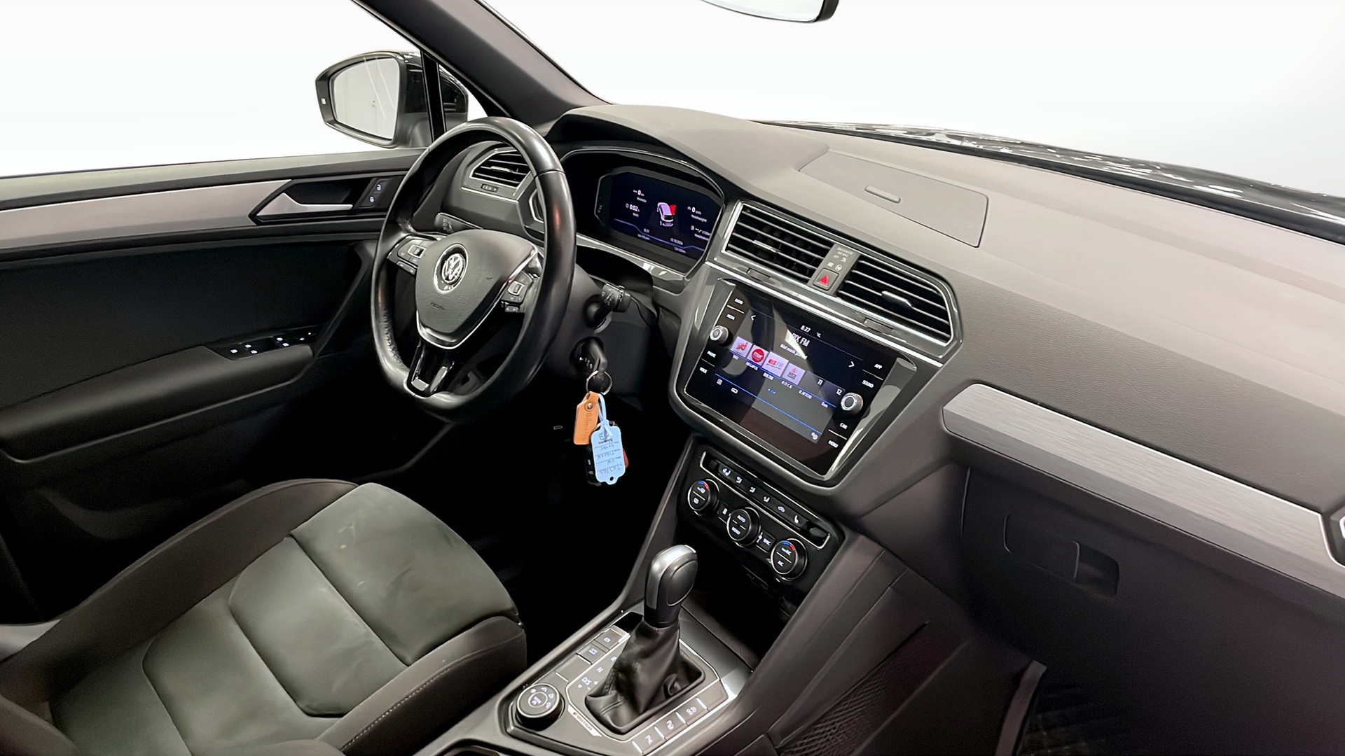 Volkswagen Tiguan THJ76S
