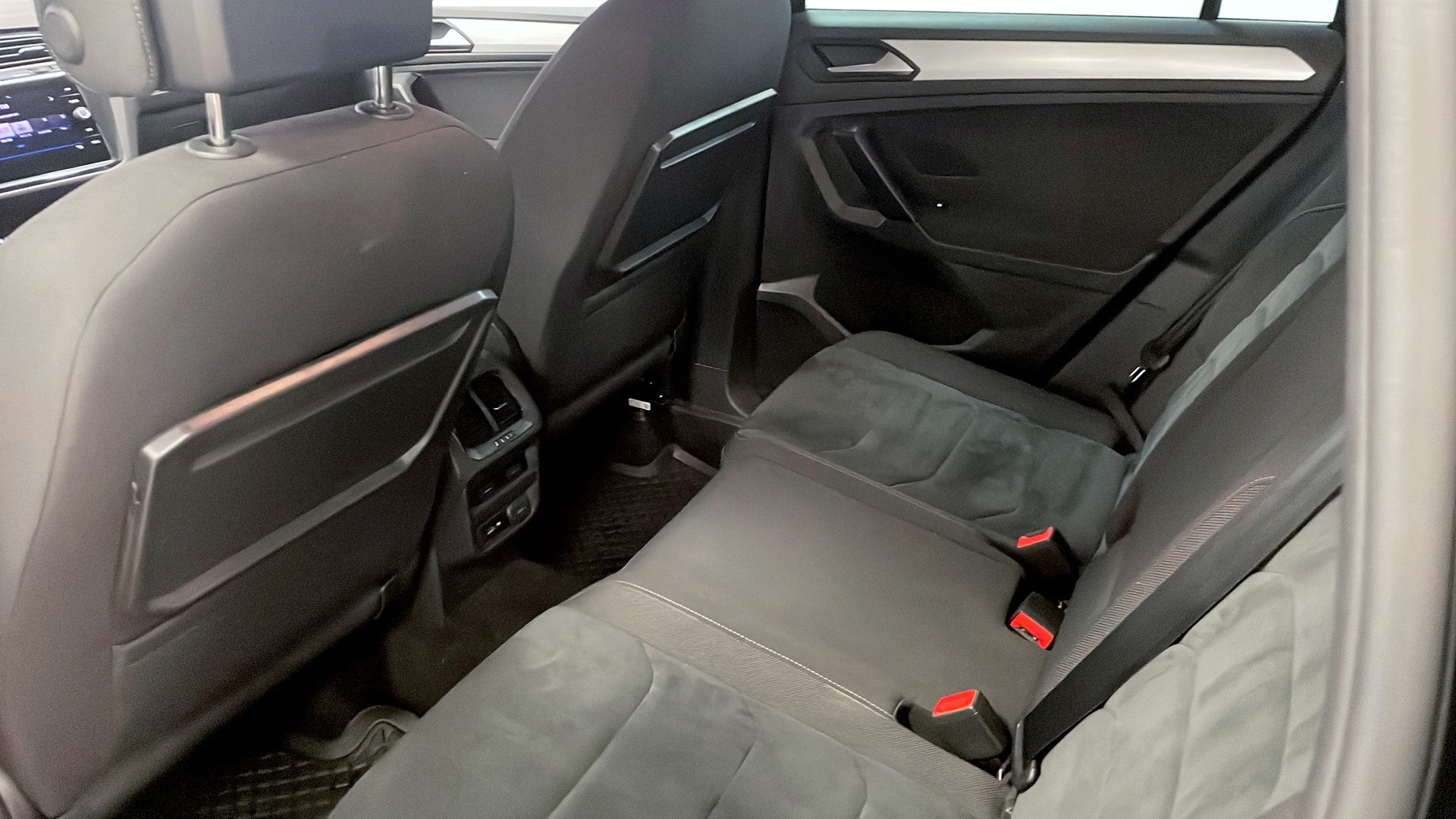 Volkswagen Tiguan THJ76S