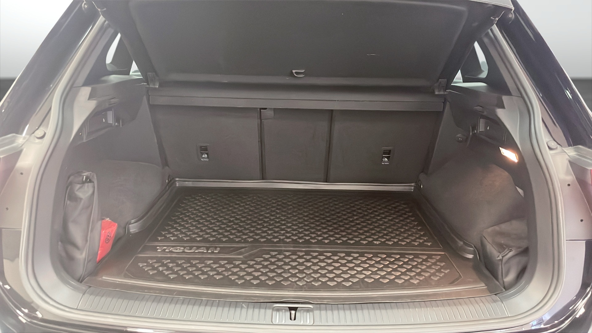 Volkswagen Tiguan THJ76S