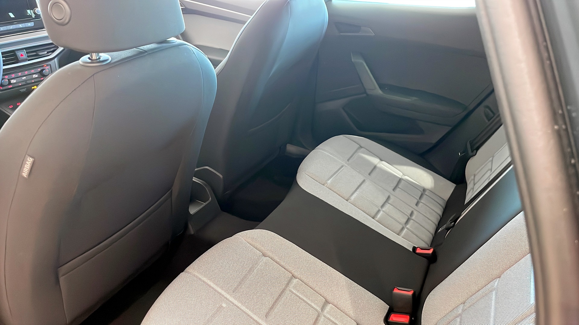 SEAT Arona THY79C