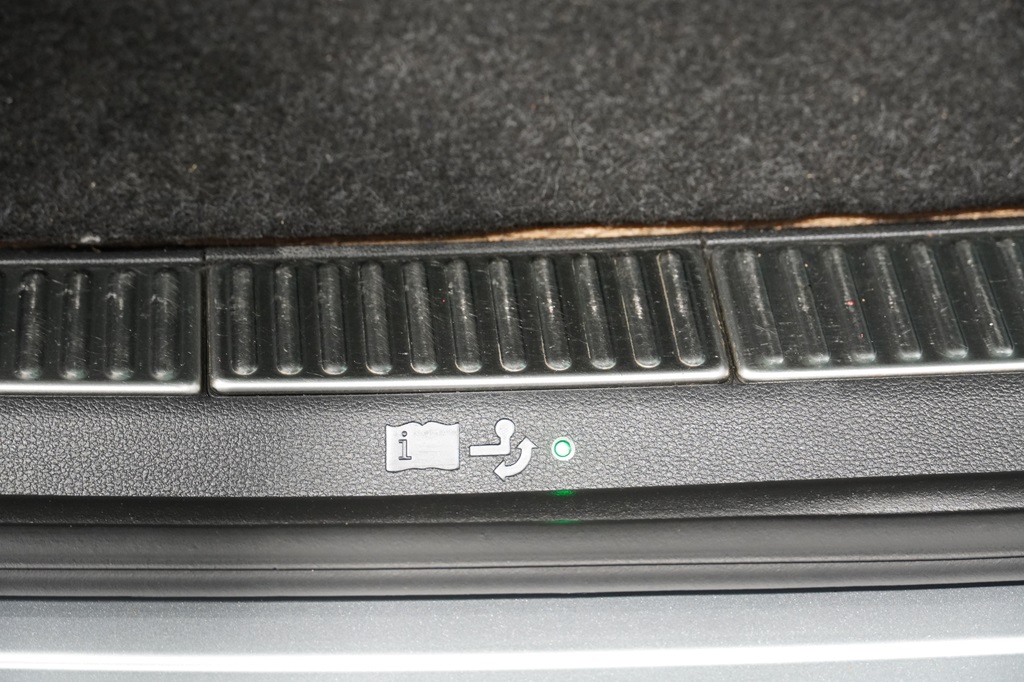 Skoda Superb TJA16B