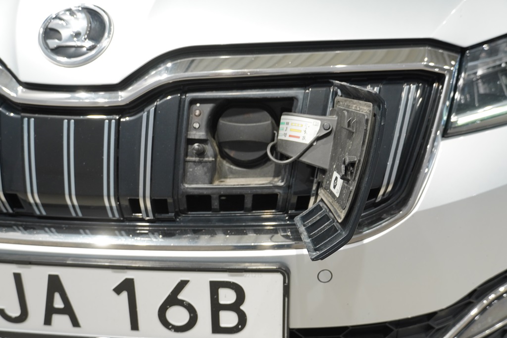 Skoda Superb TJA16B