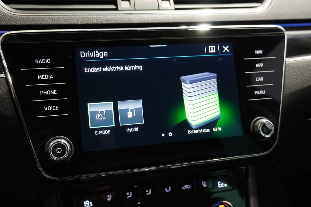 Skoda Superb TJA16B