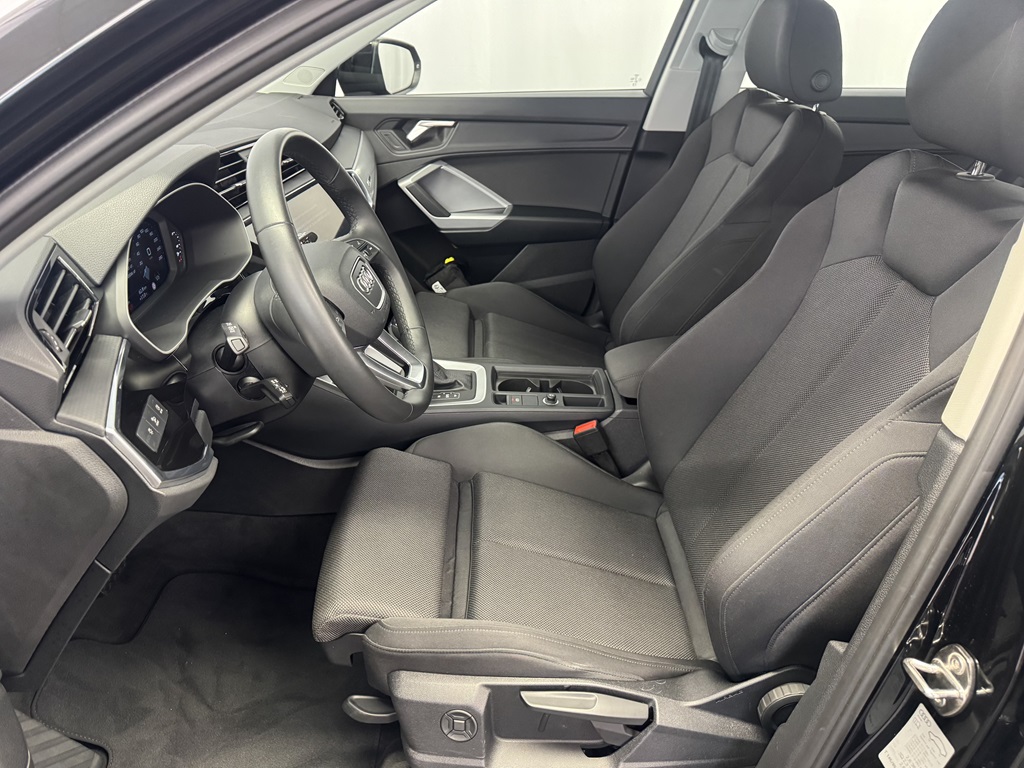 Audi Q3 TJB46B