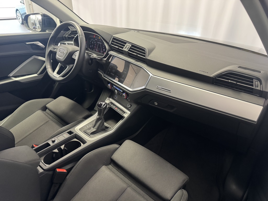 Audi Q3 TJB46B