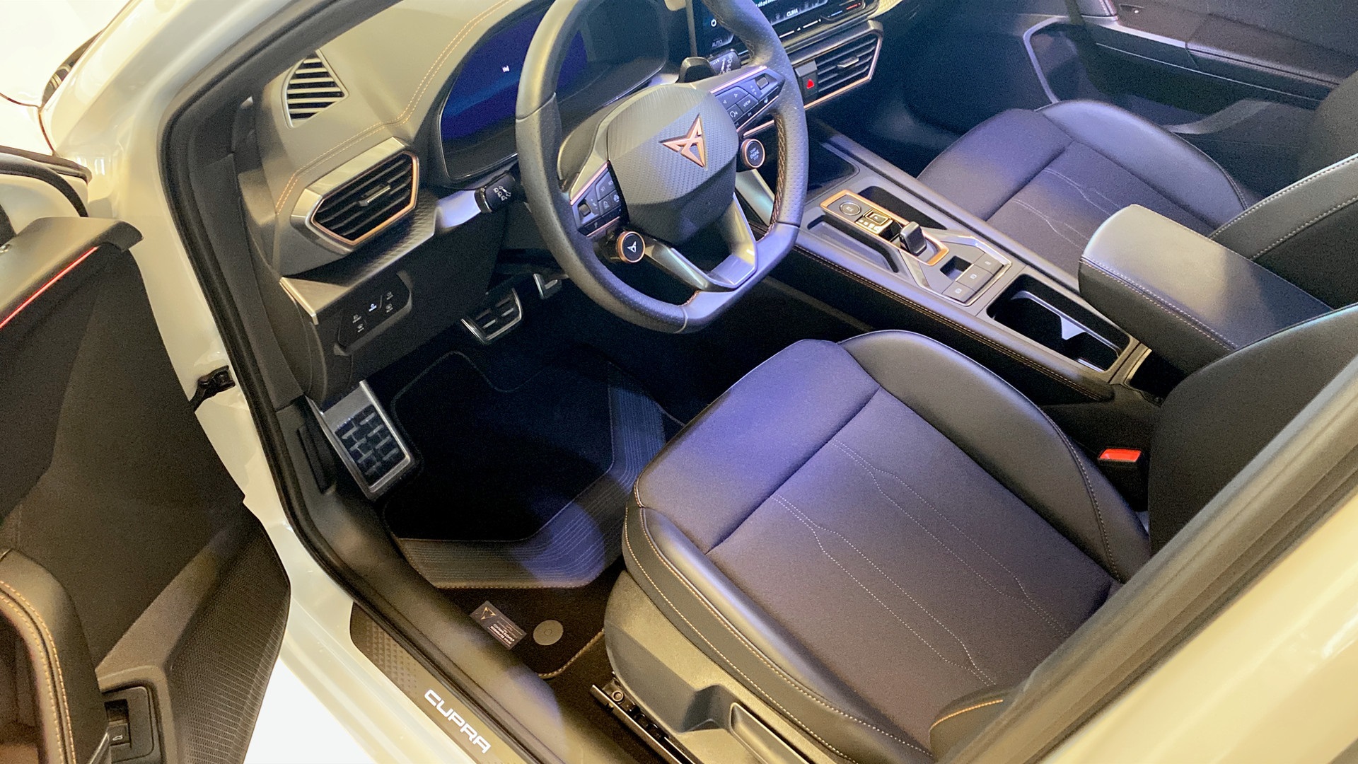 CUPRA Leon Sportstourer TJB92S