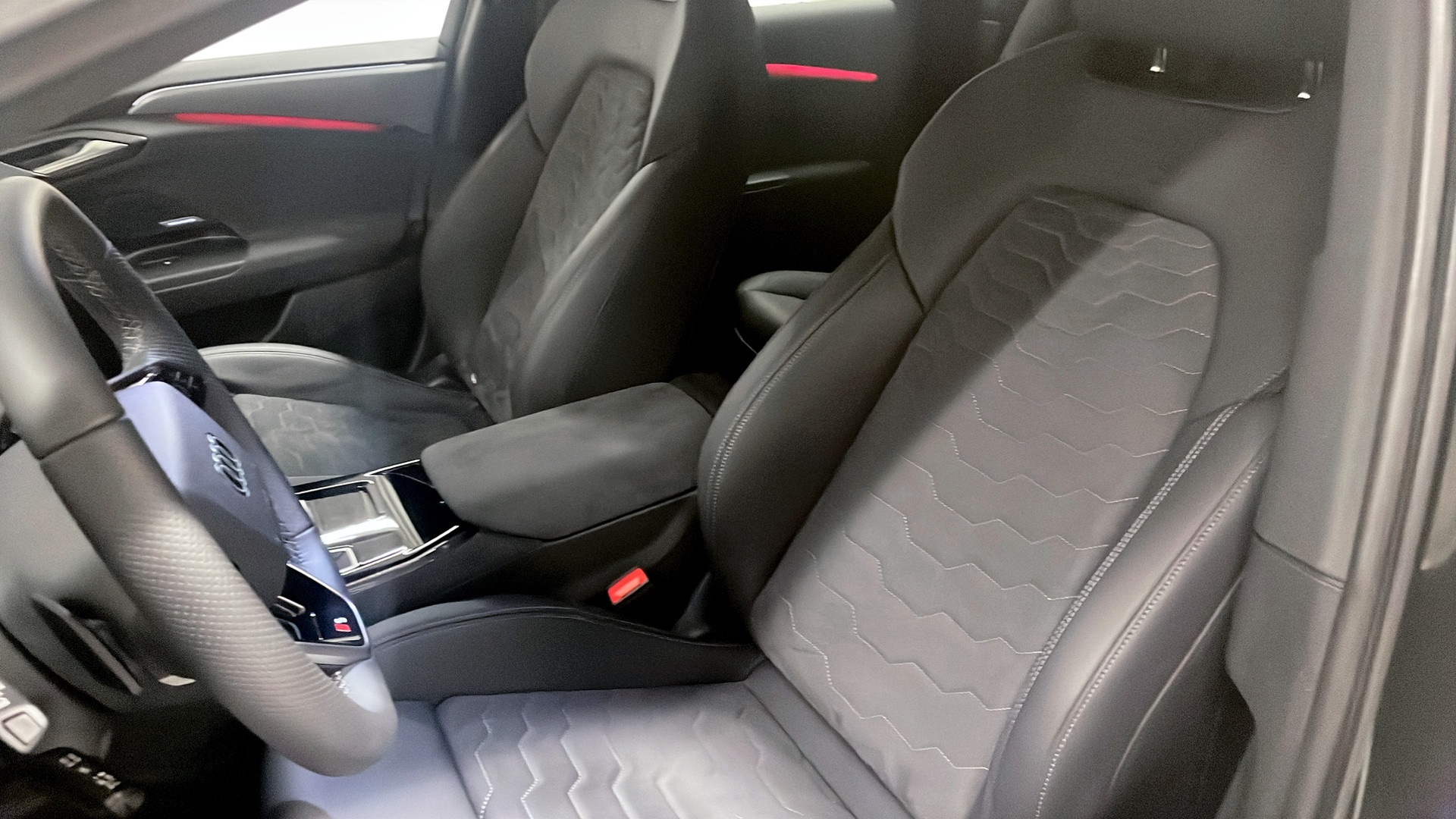 Audi A6 Avant e-tron TLJ11U