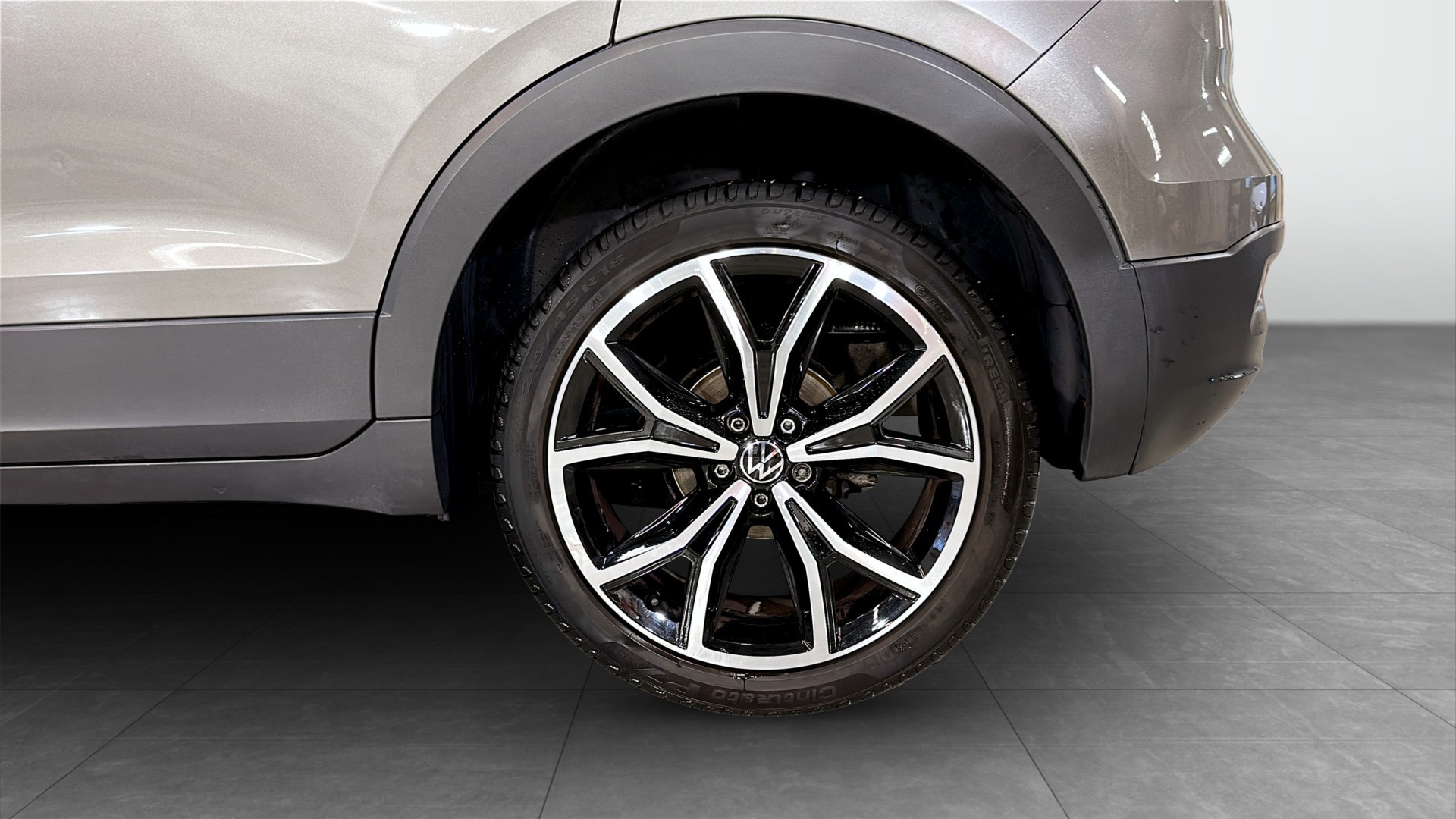 Volkswagen T-Cross TLZ06U