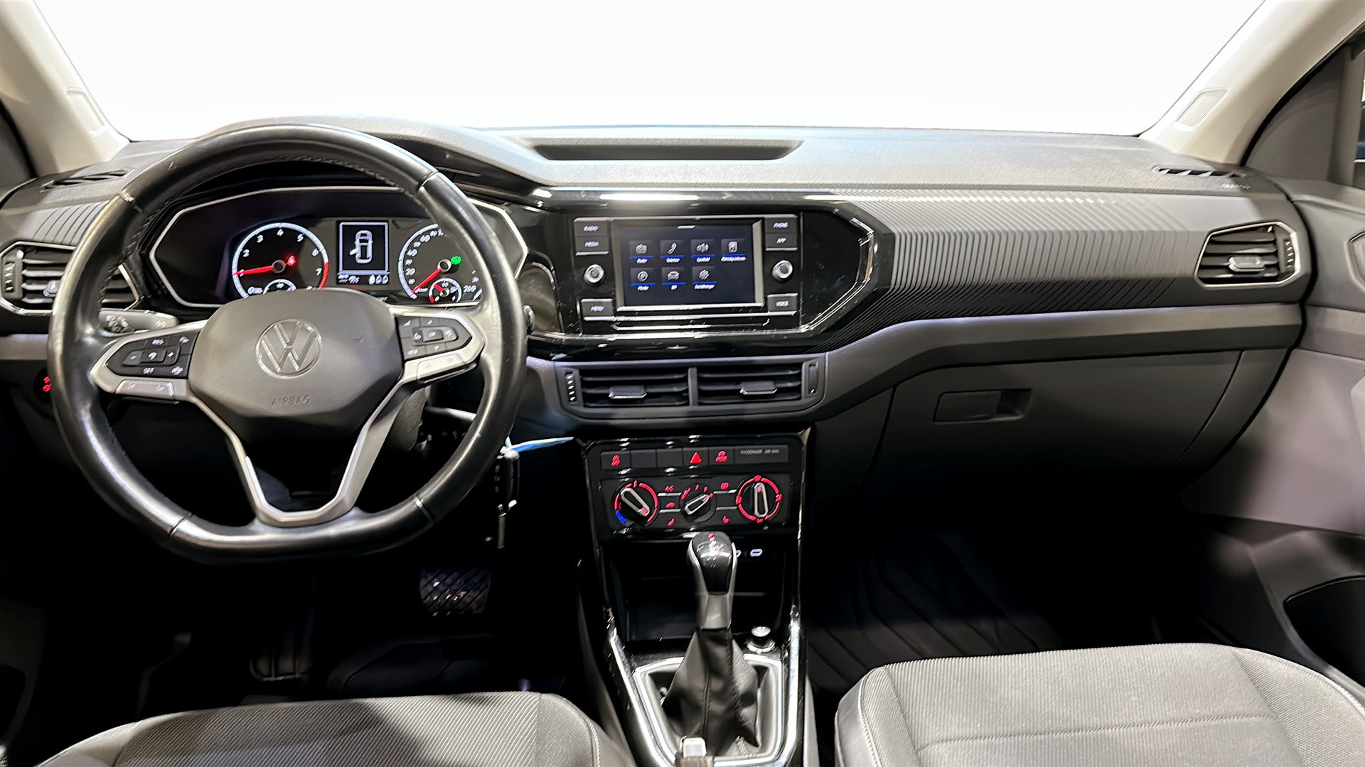 Volkswagen T-Cross TLZ06U