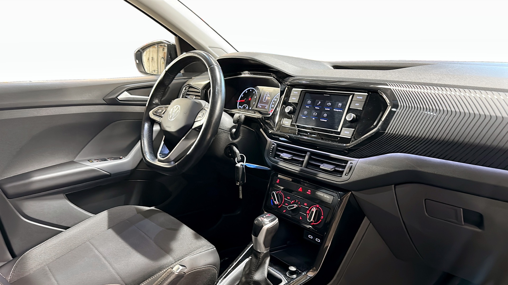 Volkswagen T-Cross TLZ06U