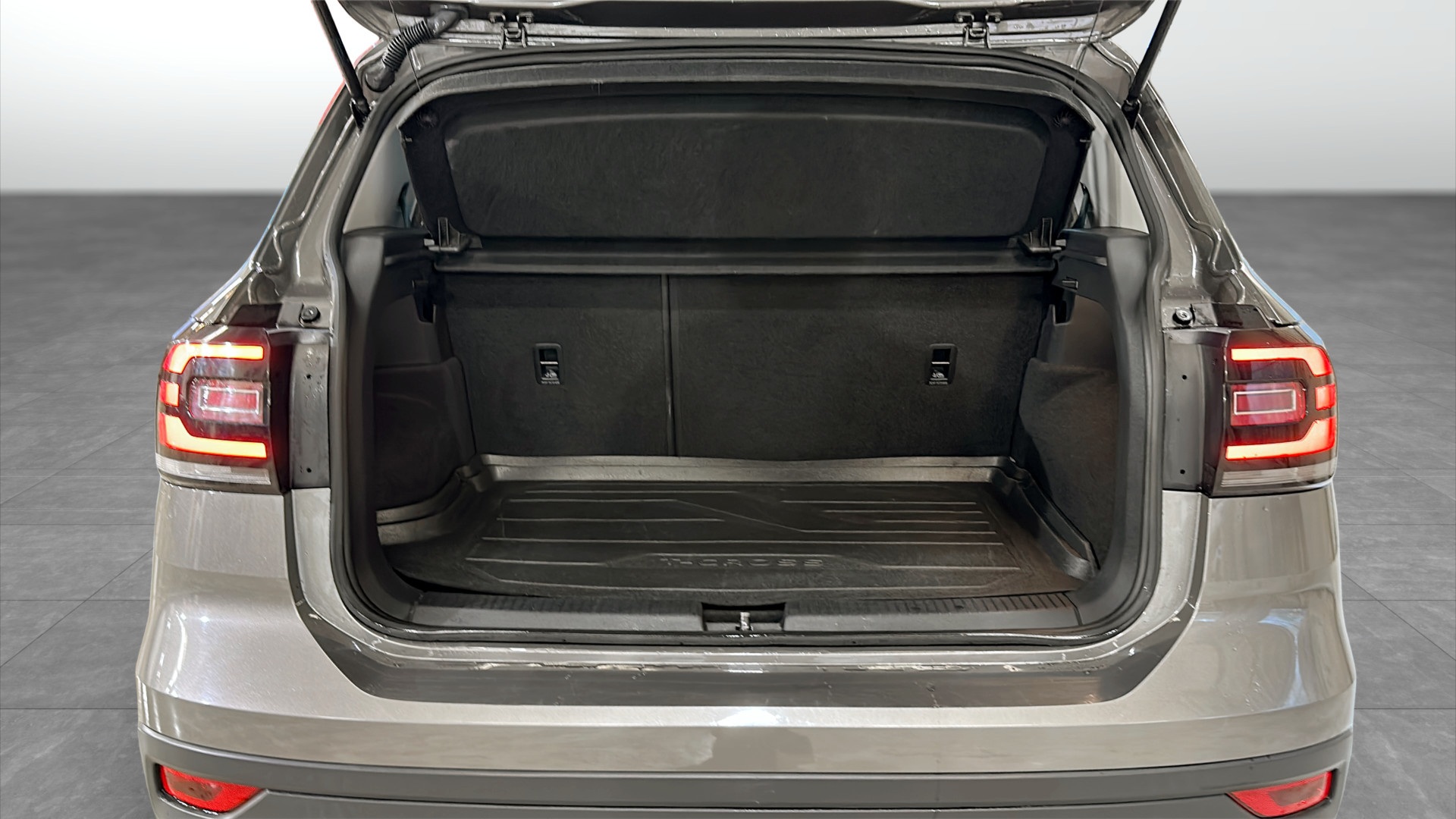 Volkswagen T-Cross TLZ06U