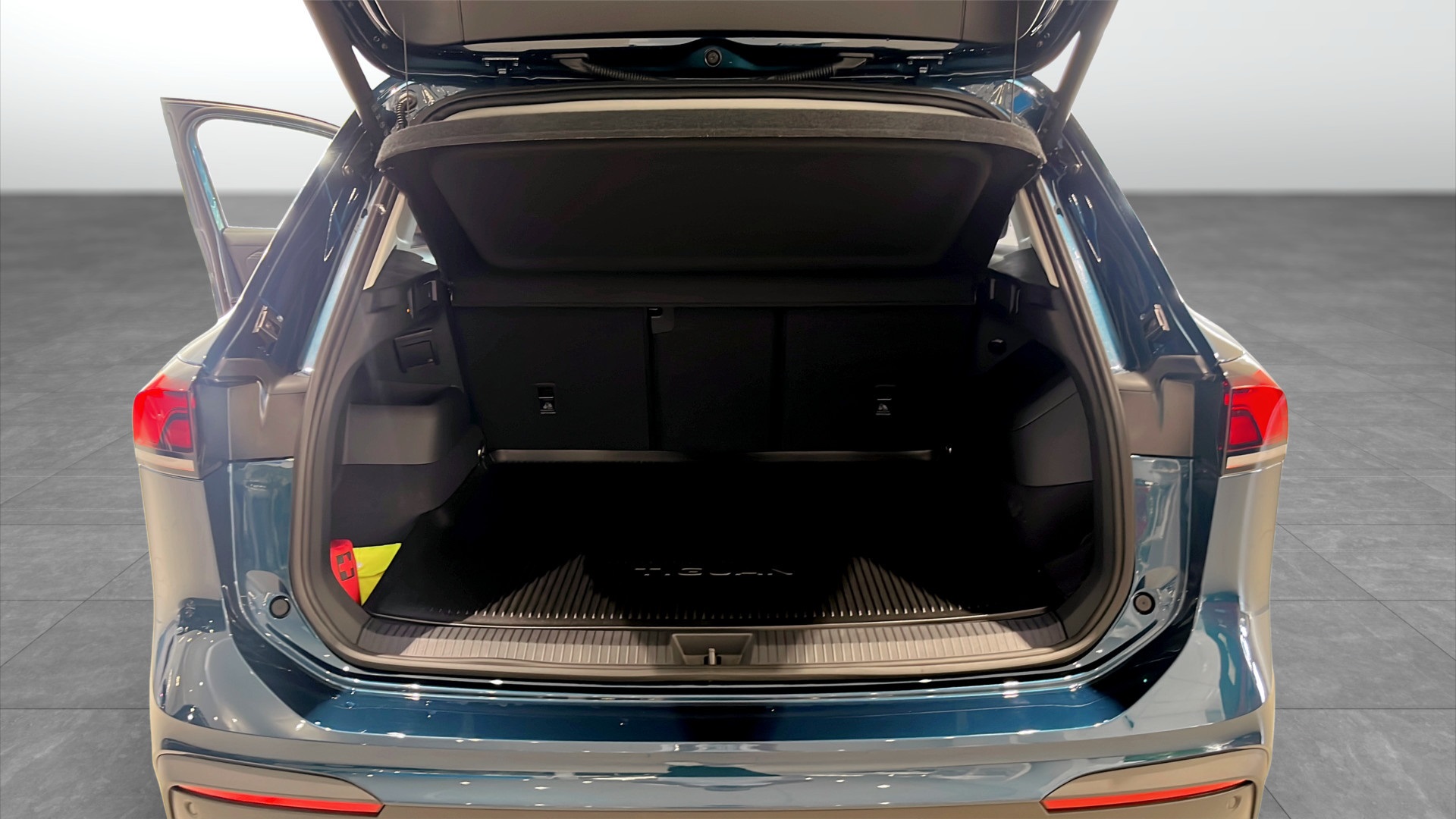 Volkswagen Tiguan TNJ12C