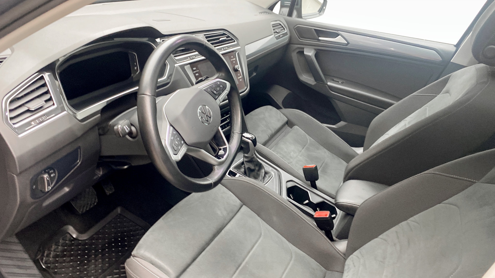 Volkswagen Tiguan TNK77A