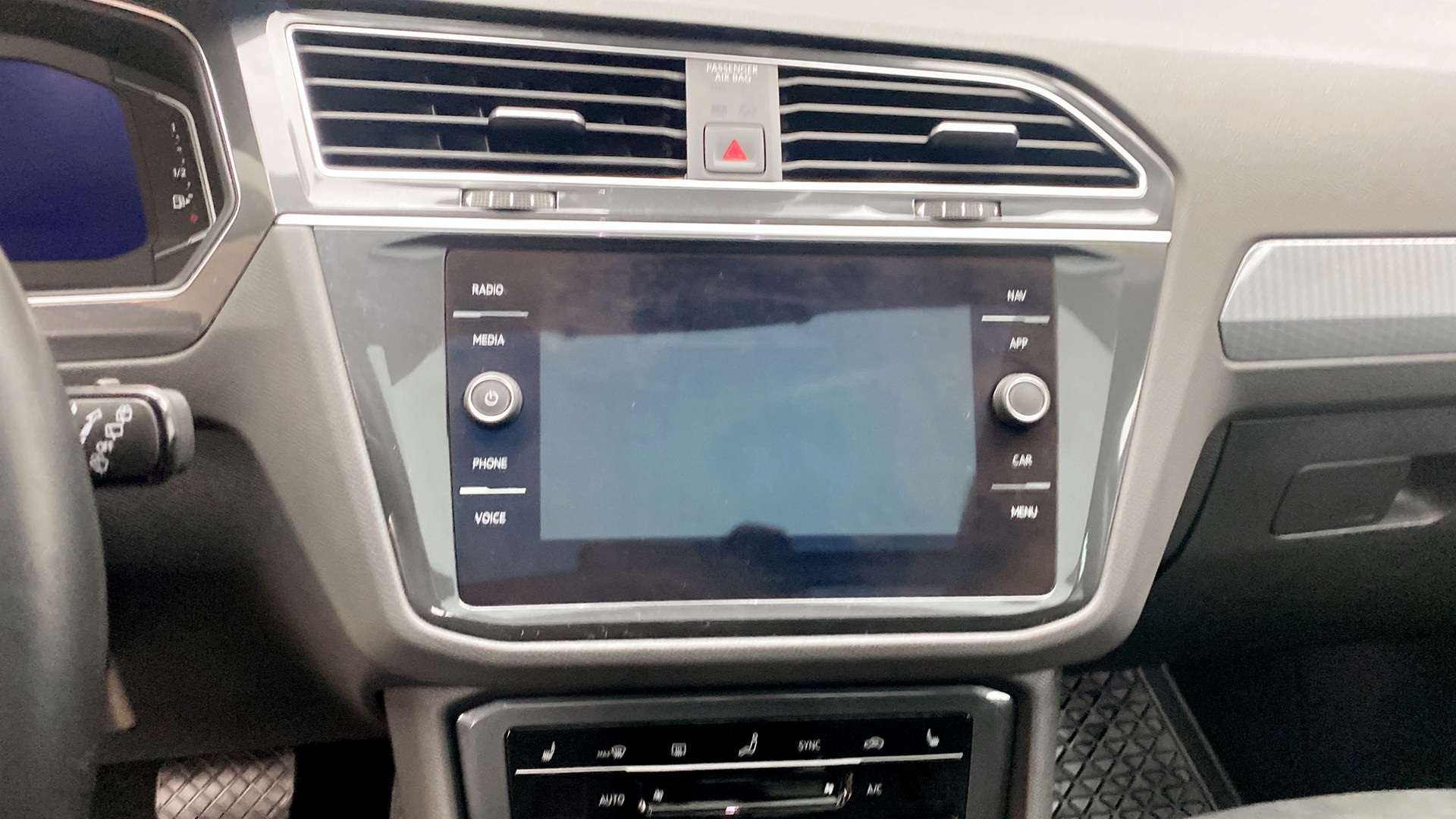 Volkswagen Tiguan TNK77A
