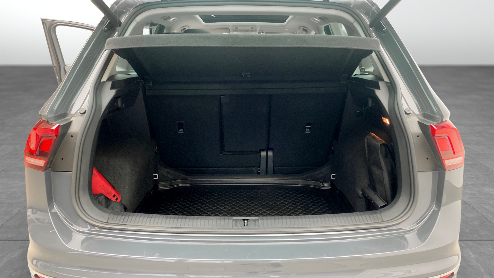 Volkswagen Tiguan TNK77A