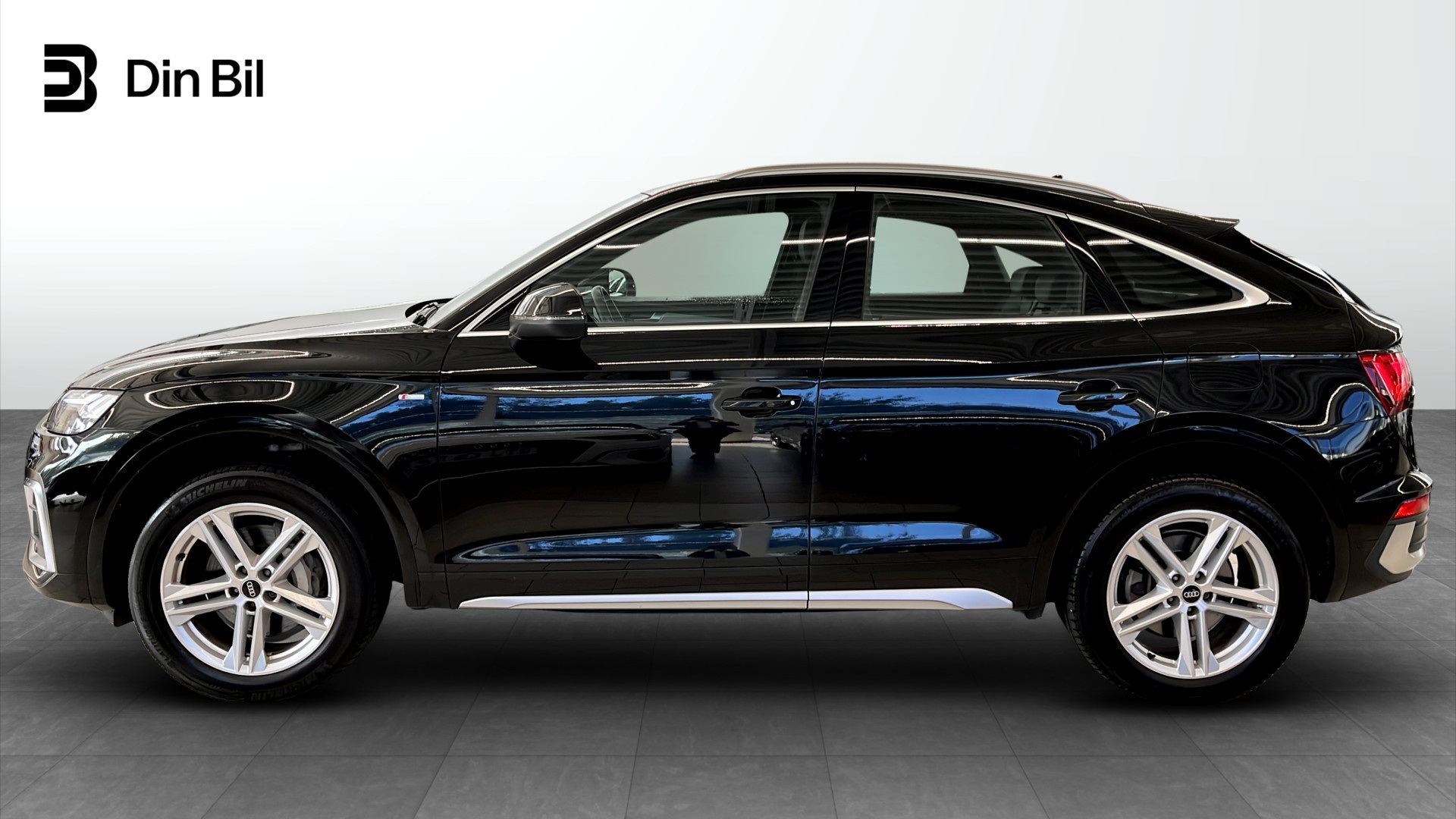 Audi Q5 Sportback TRA42M