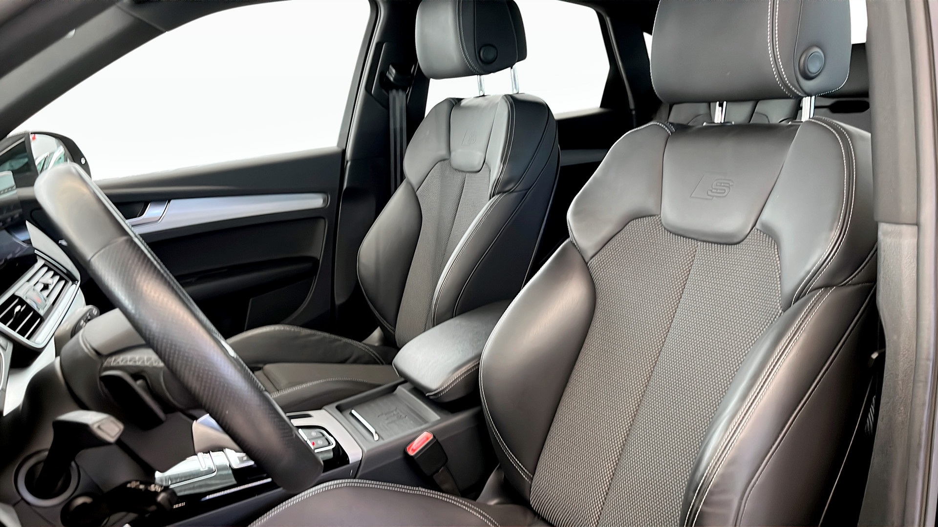 Audi Q5 Sportback TRA42M