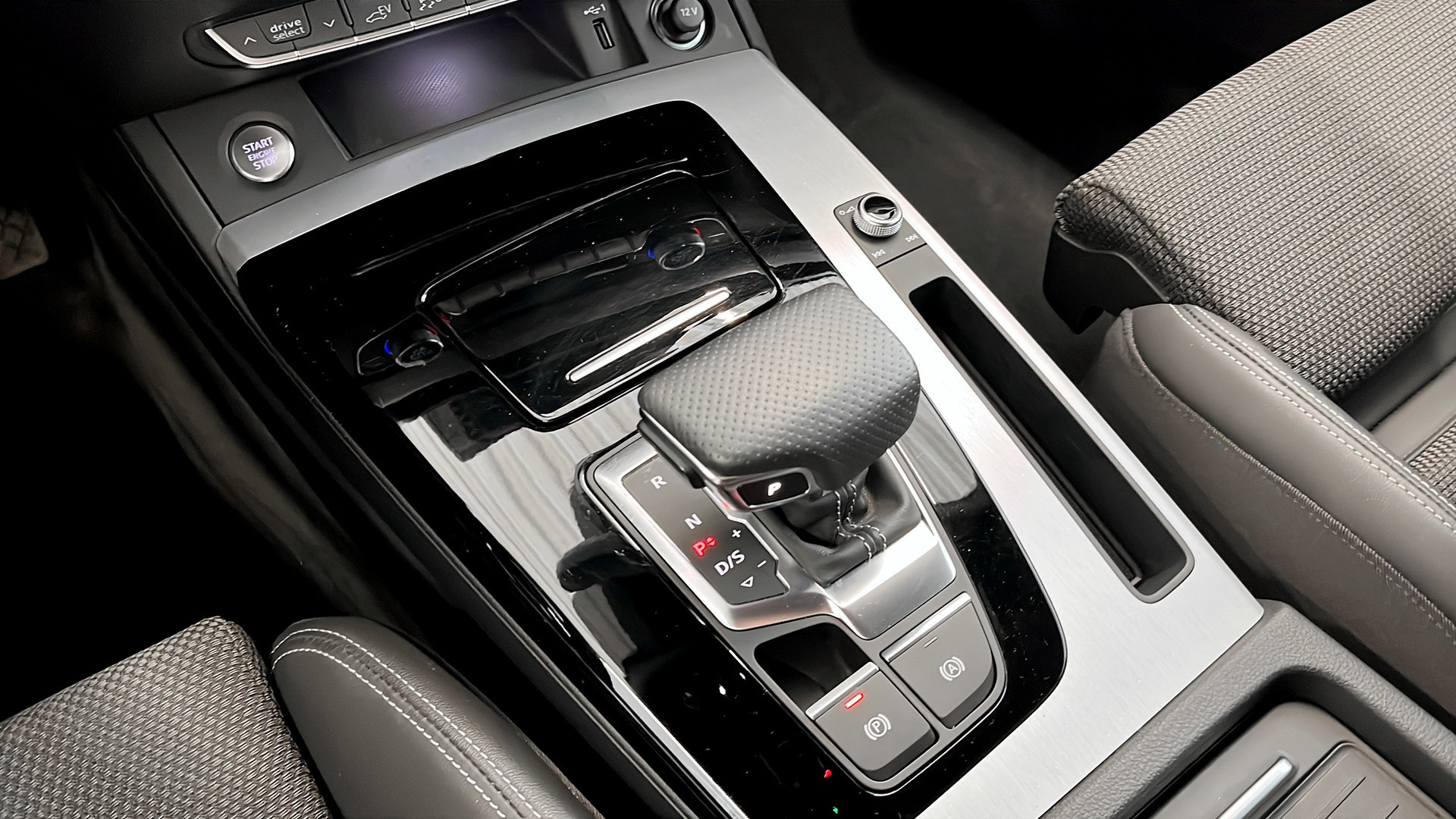 Audi Q5 Sportback TRA42M