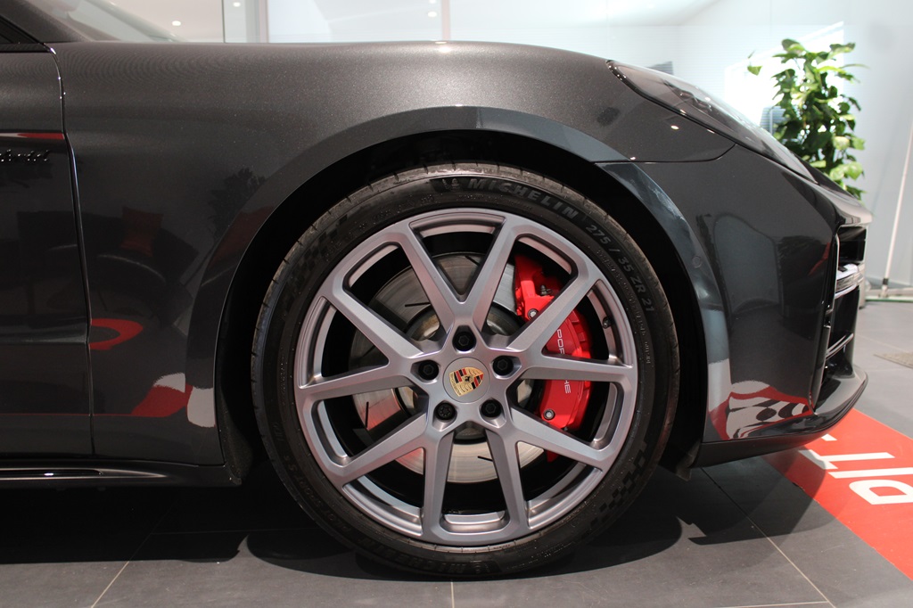 Porsche Panamera TRA81P