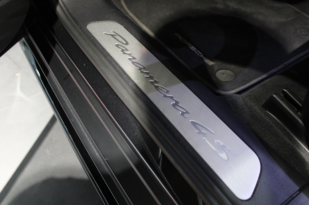 Porsche Panamera TRA81P