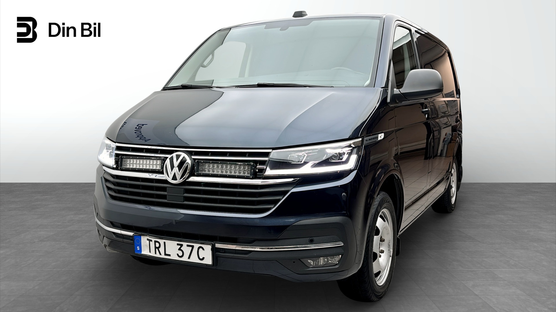 Volkswagen T6 Transporter TRL37C