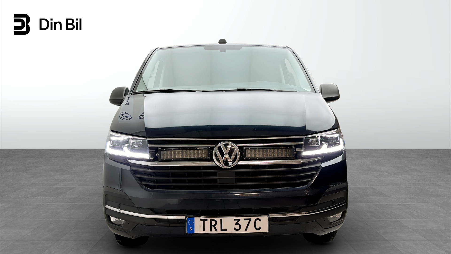Volkswagen T6 Transporter TRL37C