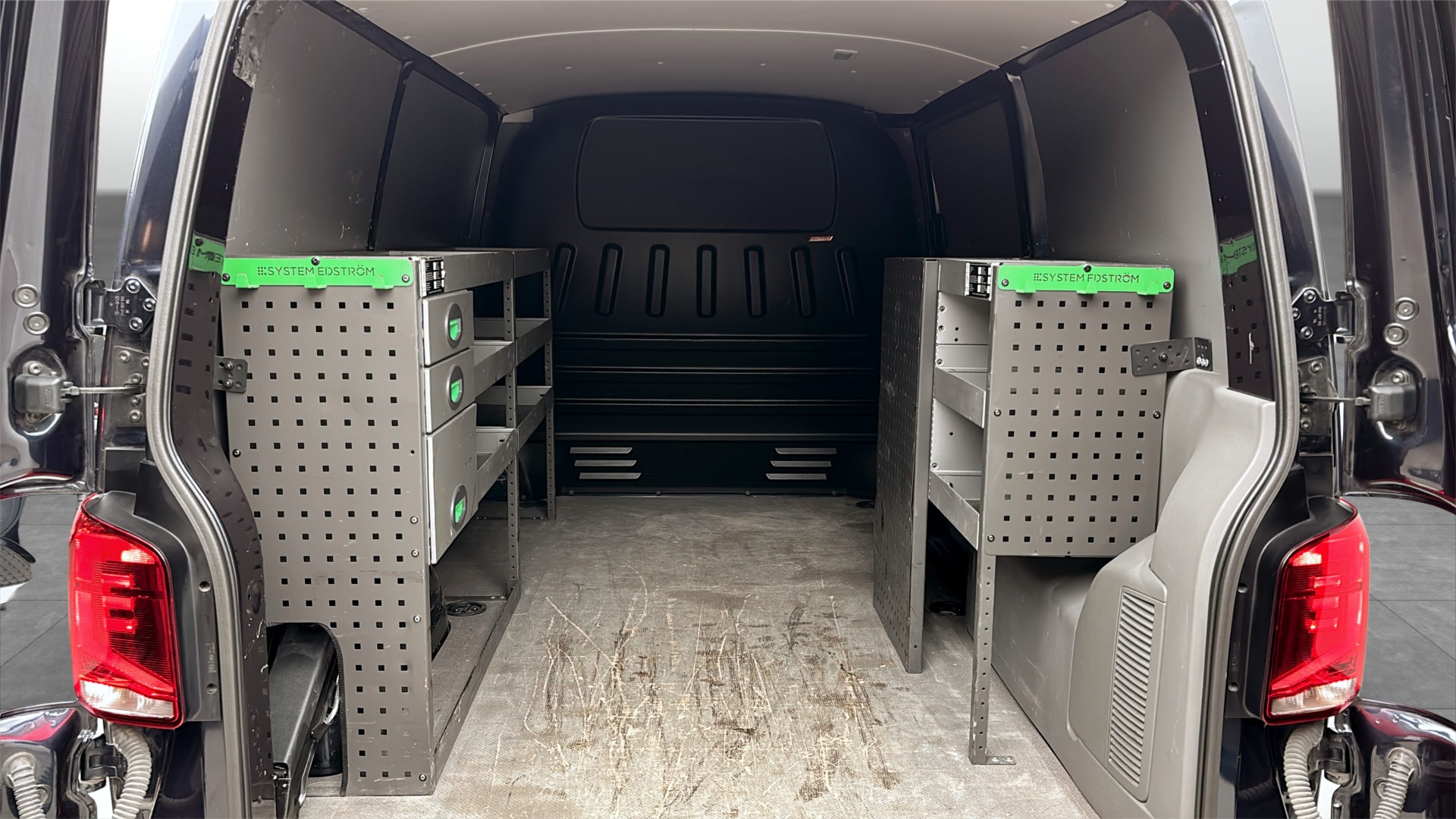 Volkswagen T6 Transporter TRL37C