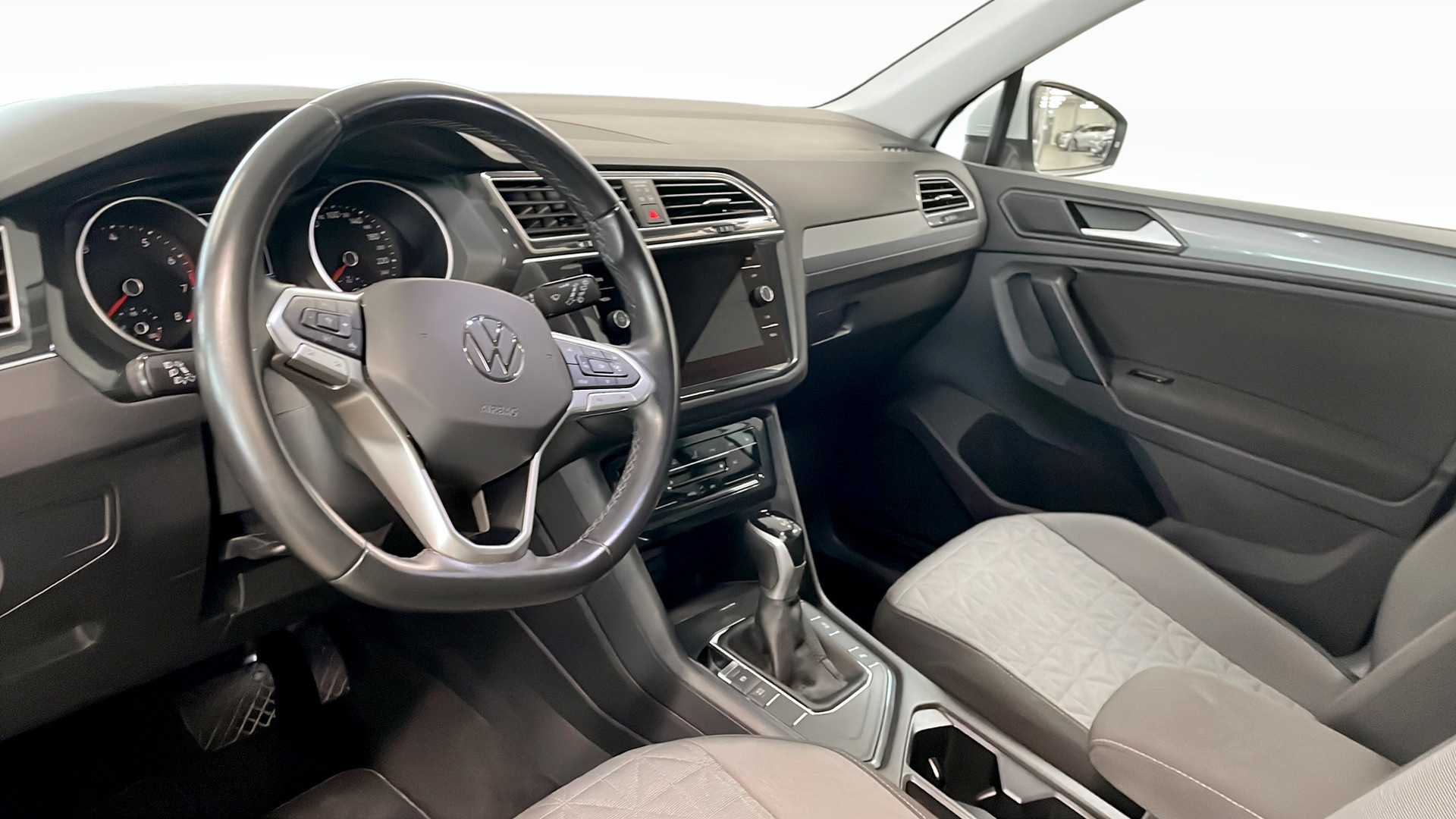 Volkswagen Tiguan TSE37P