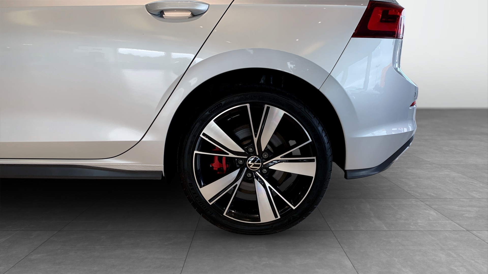 Volkswagen Golf TSG76H