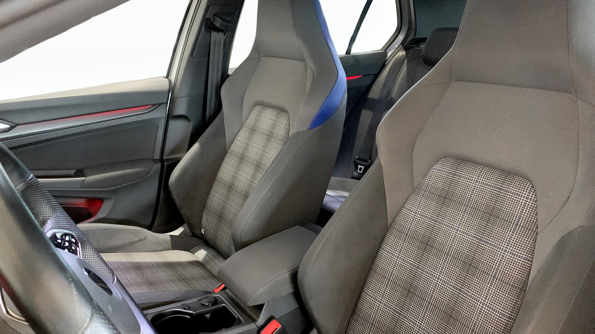 Volkswagen Golf TSG76H