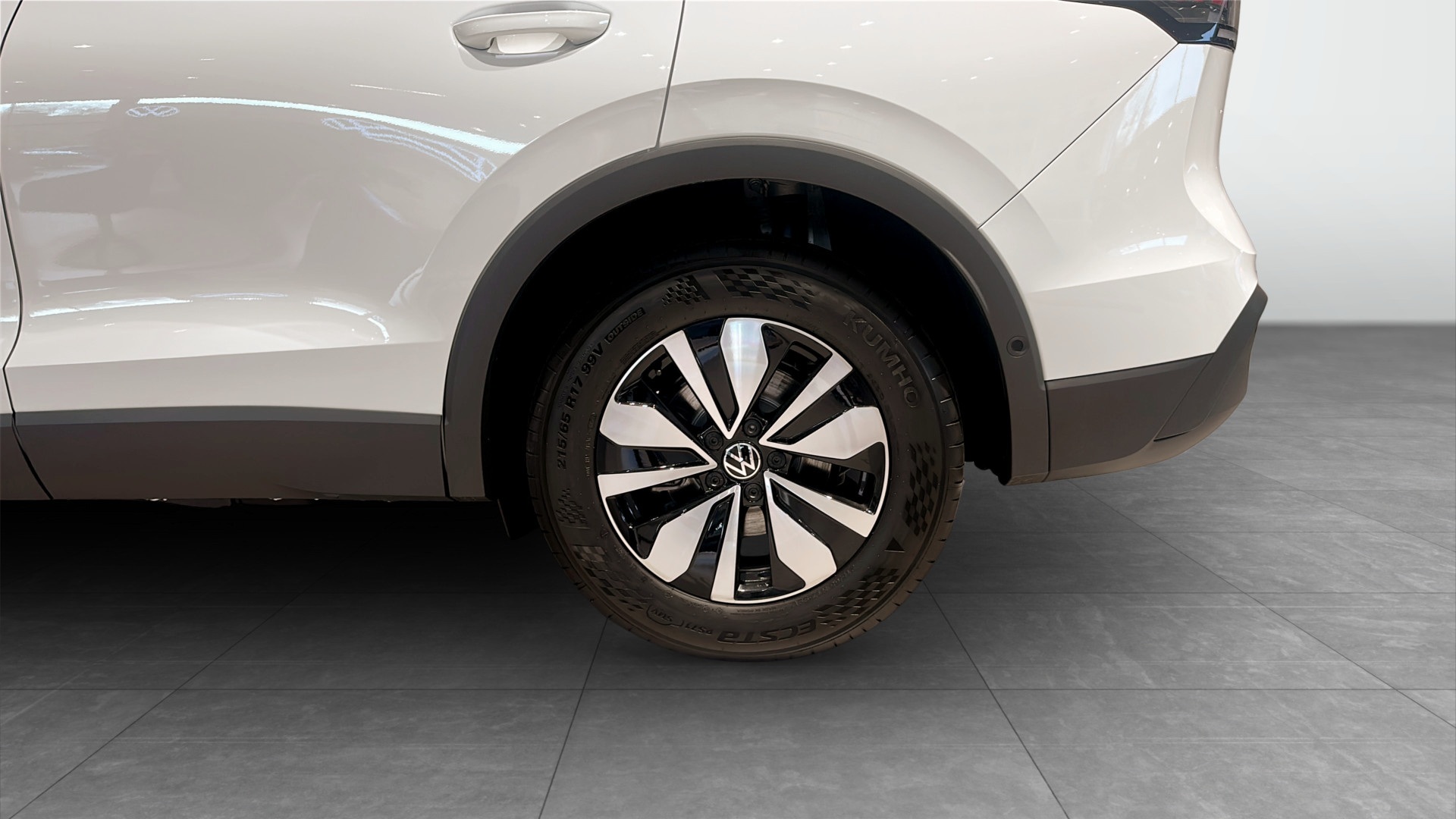 Volkswagen Tiguan TSG98N